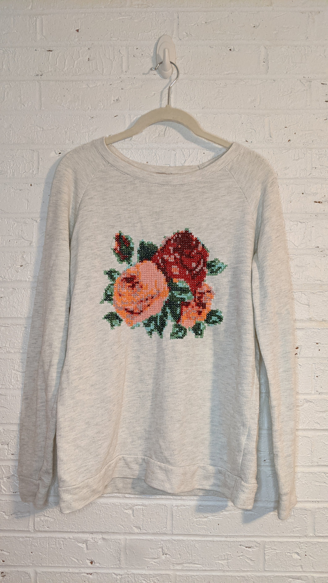M - cross stitch floral sweatshirt