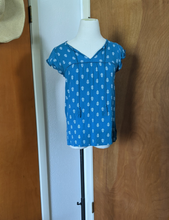 Load image into Gallery viewer, XS - Old Navy teal blouse
