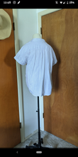 Load image into Gallery viewer, M - Levi&#39;s button down

