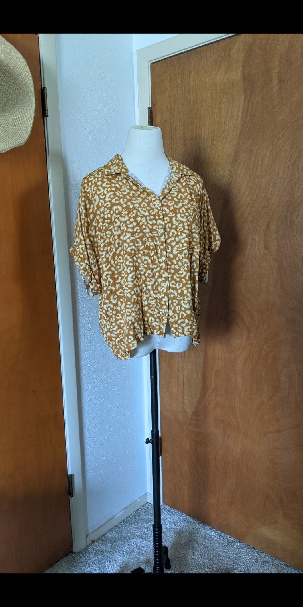 M - Lularoe boxy cheetah button down