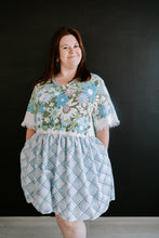 Load image into Gallery viewer, L - Retro Floral Florence
