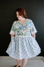 Load image into Gallery viewer, L - Retro Floral Florence
